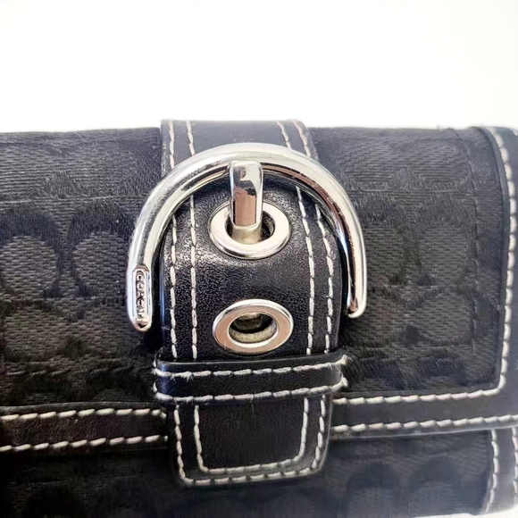 Coach Signature Bifold Wallet - Picture 3 of 5